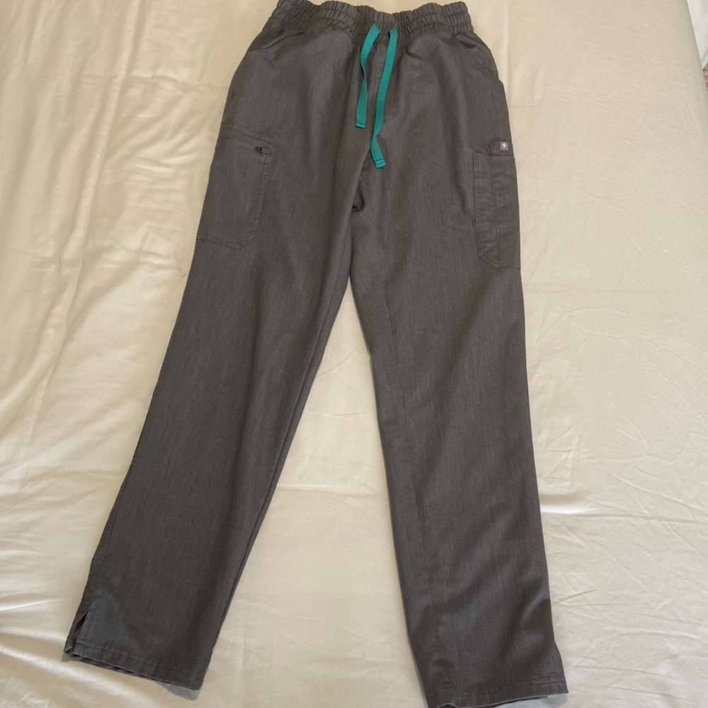 Women’s Figs High waisted Yola Skinny scrub pants